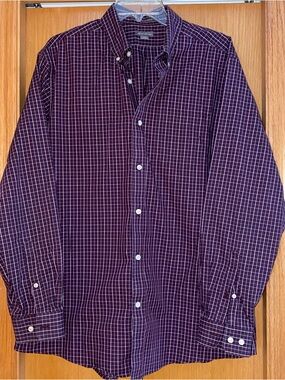 Eddie Bauer Wrinkle Free Dress Shirt Men’s L Button Down Relaxed Fit Burgundy